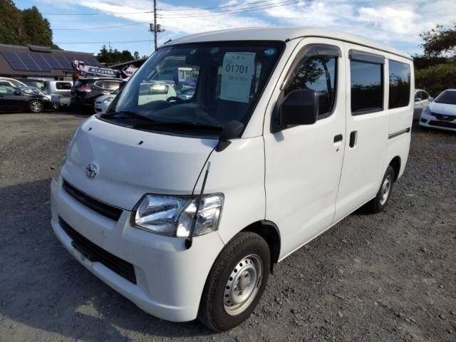 1701 TOYOTA LITE ACE VAN S402M 2015 г. (LUM Tokyo Nyusatsu)